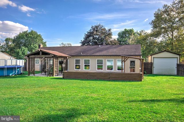 912 PERRY RD, Lititz, PA 17543