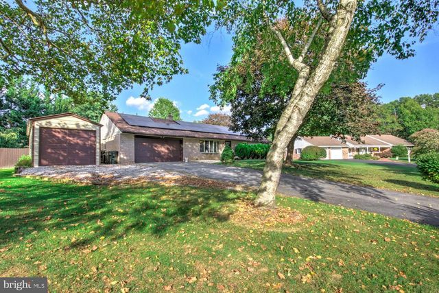 912 PERRY RD, Lititz, PA 17543