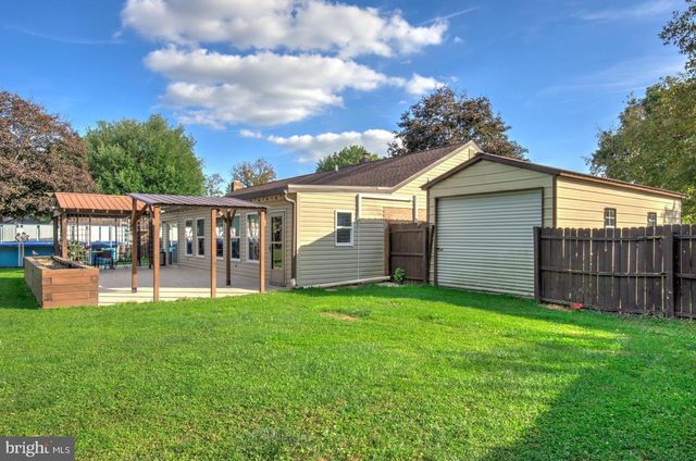 912 PERRY RD, Lititz, PA 17543