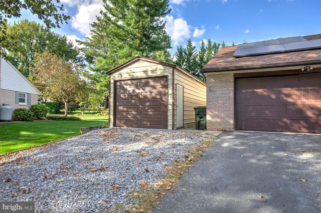 912 PERRY RD, Lititz, PA 17543