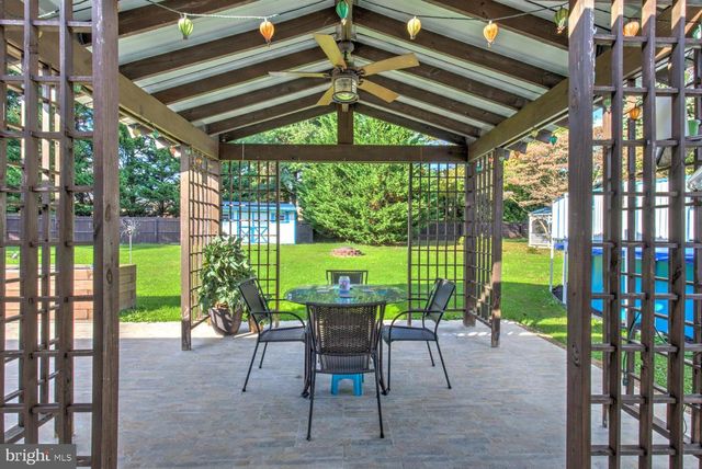 912 PERRY RD, Lititz, PA 17543