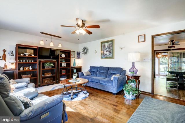 912 PERRY RD, Lititz, PA 17543