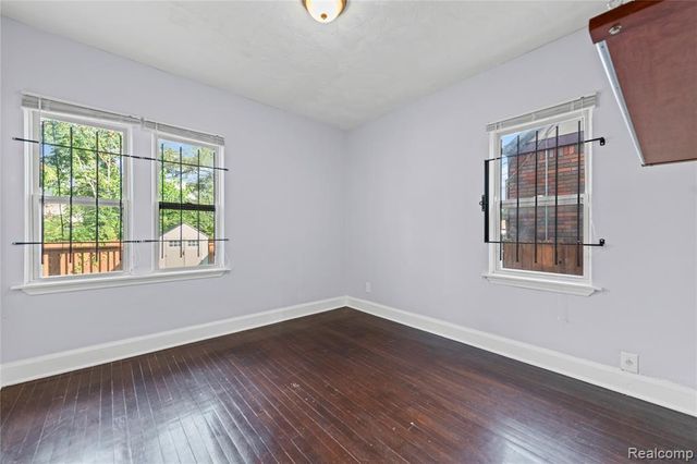 18940 San Juan Drive, Detroit, MI 48221