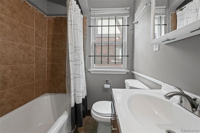 18940 San Juan Drive, Detroit, MI 48221