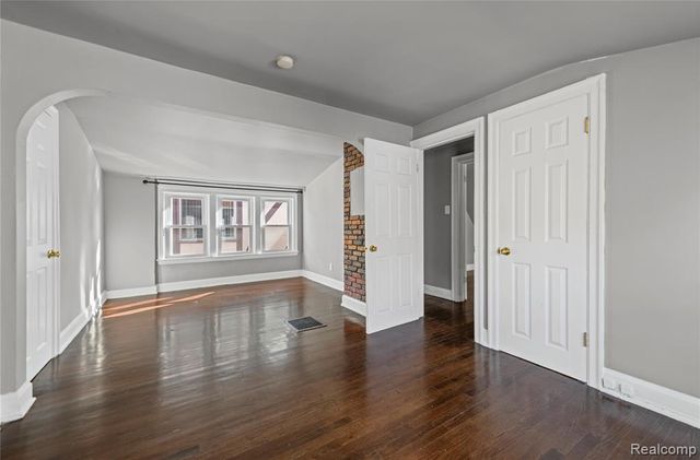 18940 San Juan Drive, Detroit, MI 48221