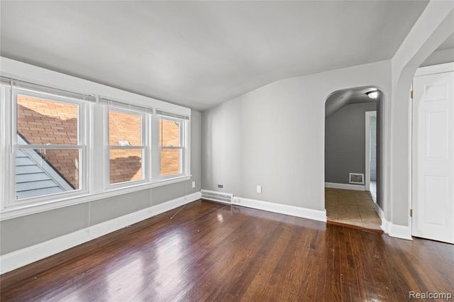 18940 San Juan Drive, Detroit, MI 48221