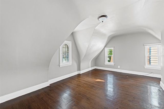 18940 San Juan Drive, Detroit, MI 48221