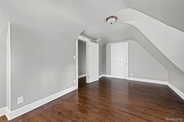 18940 San Juan Drive, Detroit, MI 48221