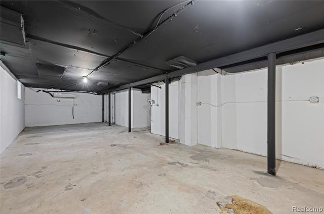 18940 San Juan Drive, Detroit, MI 48221