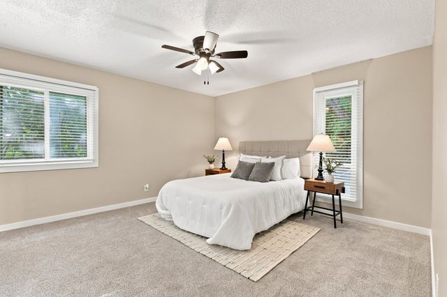 350 SKYLINE Drive, Council Bluffs, IA 51503