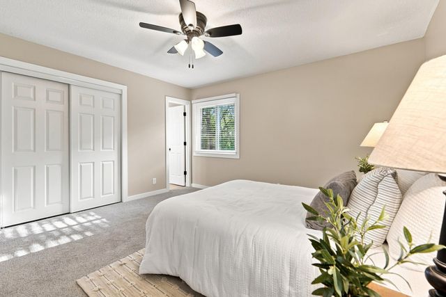 350 SKYLINE Drive, Council Bluffs, IA 51503