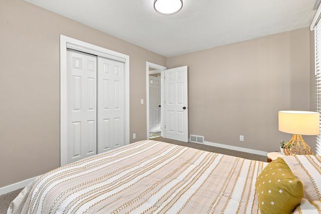 350 SKYLINE Drive, Council Bluffs, IA 51503