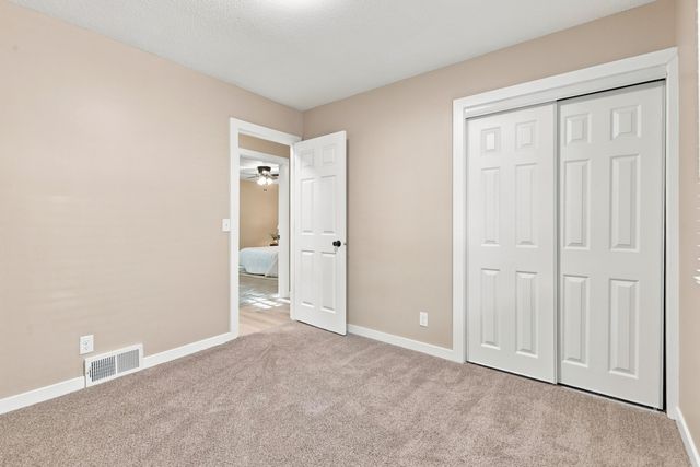 350 SKYLINE Drive, Council Bluffs, IA 51503