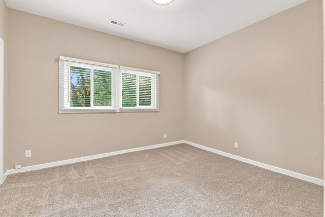 350 SKYLINE Drive, Council Bluffs, IA 51503