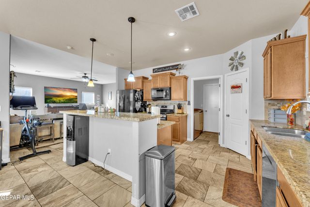 14608 MEADOW LAWN, El Paso, TX 79938