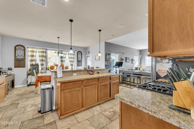 14608 MEADOW LAWN, El Paso, TX 79938