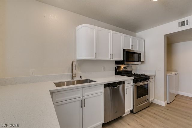 8476 Indigo Sky Avenue, Las Vegas, NV 89129