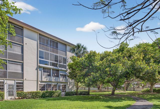 2102 Lucaya Bend A3, Coconut Creek, FL 33066