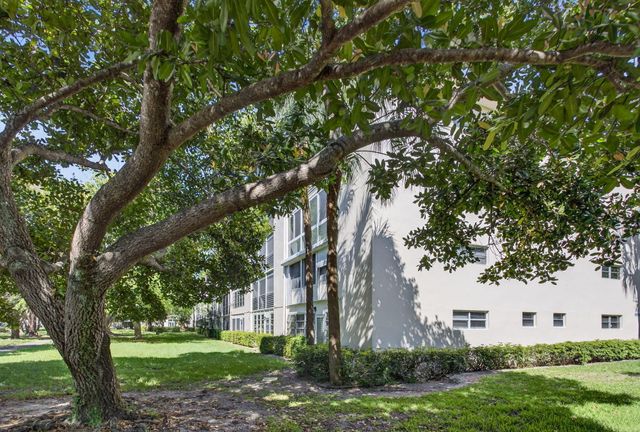 2102 Lucaya Bend A3, Coconut Creek, FL 33066