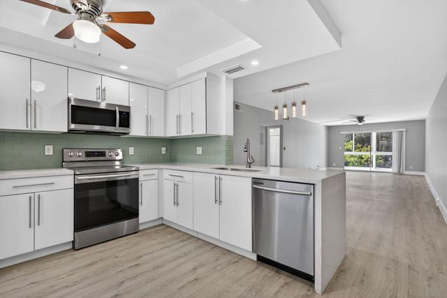 2102 Lucaya Bend A3, Coconut Creek, FL 33066