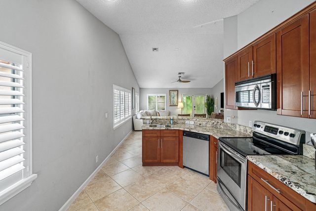 3703 S LANCEWOOD Place, Delray Beach, FL 33445
