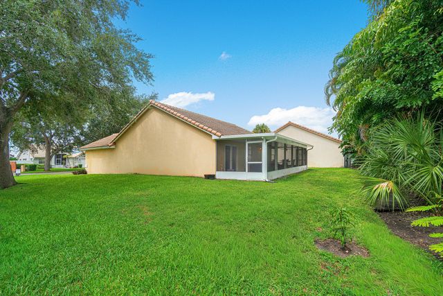 3703 S LANCEWOOD Place, Delray Beach, FL 33445