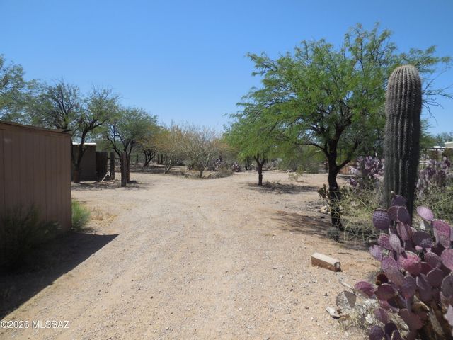3950 S Deaver Road, Tucson, AZ 85735