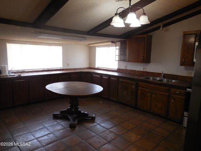 3950 S Deaver Road, Tucson, AZ 85735