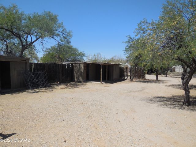 3950 S Deaver Road, Tucson, AZ 85735