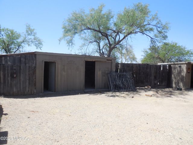 3950 S Deaver Road, Tucson, AZ 85735