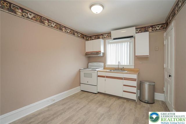 9 Tunnel Street, Lansford Boro, PA 18232