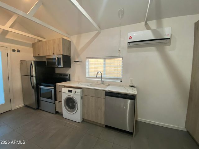 528 W CULVER Street C, Phoenix, AZ 85003