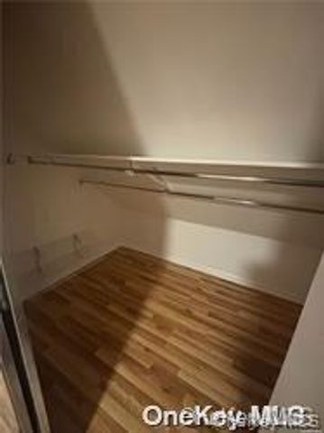 17 Wingate Rd, Valley Stream, NY 11581