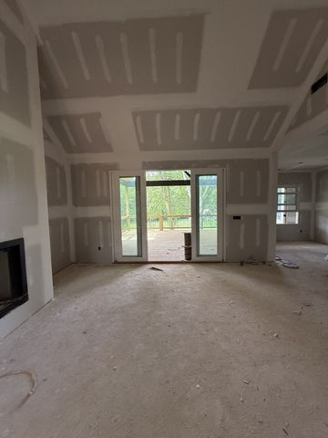 618 Indian Creek Rd, Cumberland Furnace, TN 37051