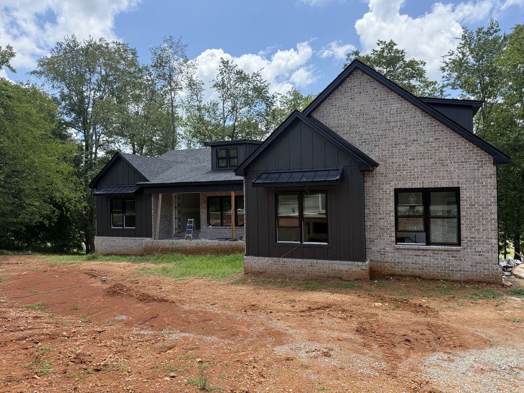 618 Indian Creek Rd, Cumberland Furnace, TN 37051