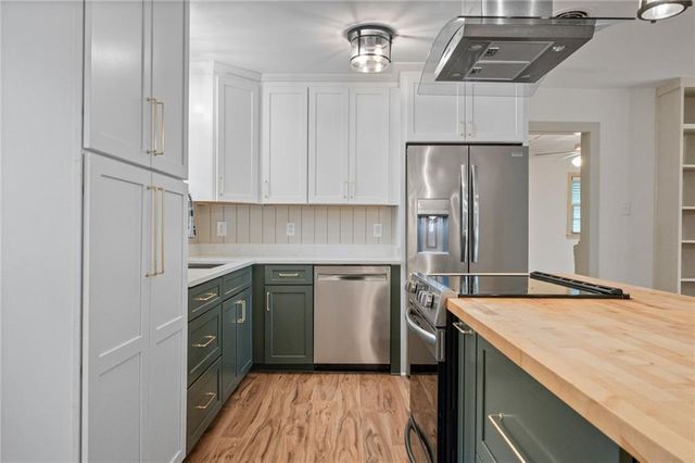 216 Norden Drive E, Mobile, AL 36608
