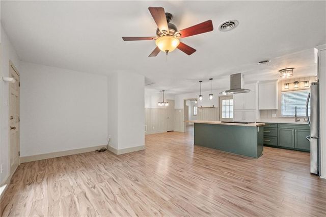 216 Norden Drive E, Mobile, AL 36608