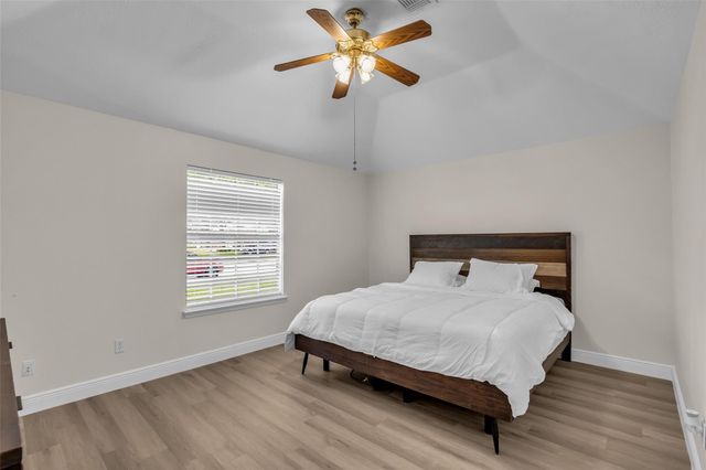 3816 Cottonwood Drive, La Porte, TX 77571