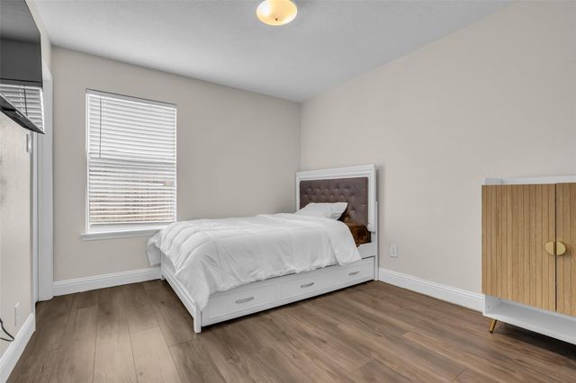 3816 Cottonwood Drive, La Porte, TX 77571