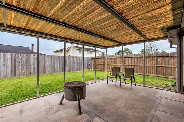 3816 Cottonwood Drive, La Porte, TX 77571