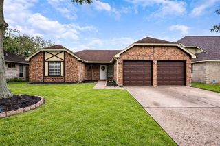 3816 Cottonwood Drive, La Porte, TX 77571