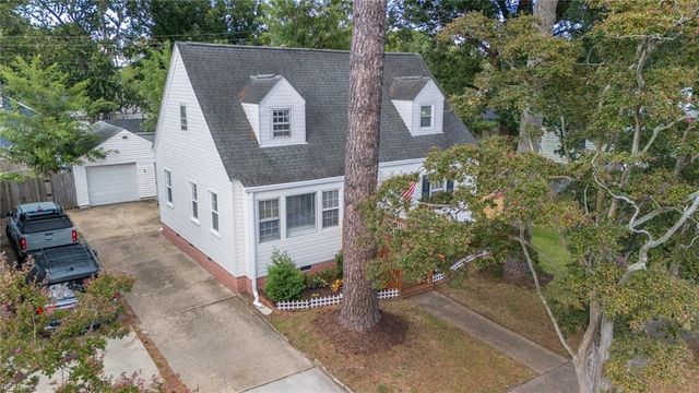 1722 Cromwell DR, Norfolk, VA 23509