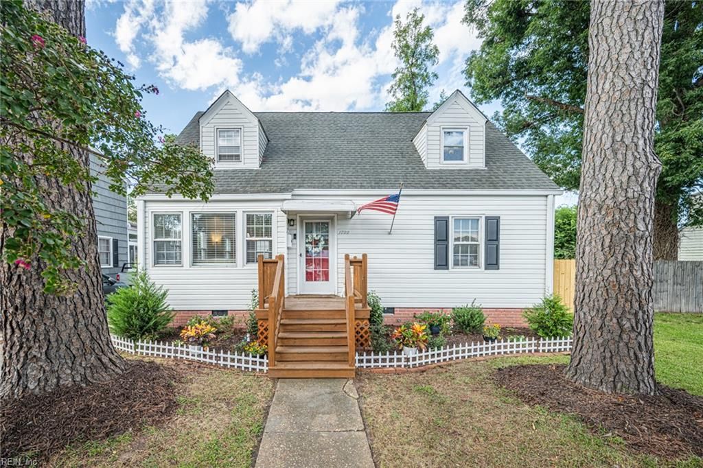 1722 Cromwell DR, Norfolk, VA 23509