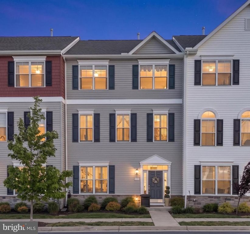 Image 2 of property listing at 205 JESSICA LYN AVE, Stevensville, MD 21666
