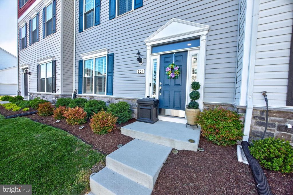 Image 4 of property listing at 205 JESSICA LYN AVE, Stevensville, MD 21666