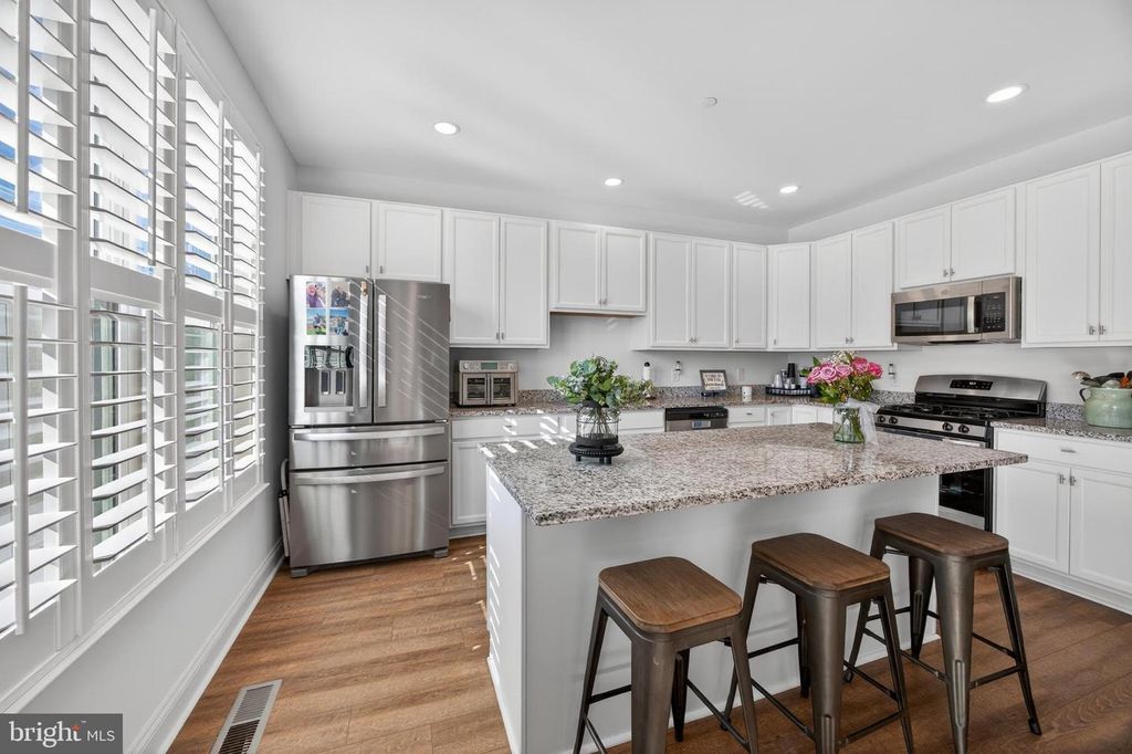 Image 6 of property listing at 205 JESSICA LYN AVE, Stevensville, MD 21666