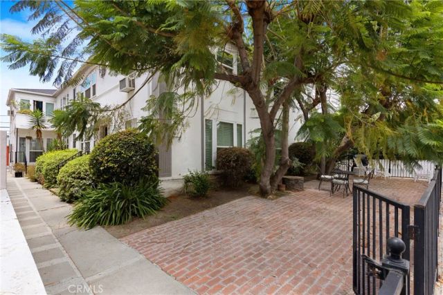 825 N Alfred Street 1, West Hollywood, CA 90069