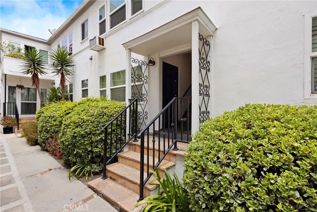 825 N Alfred Street 1, West Hollywood, CA 90069