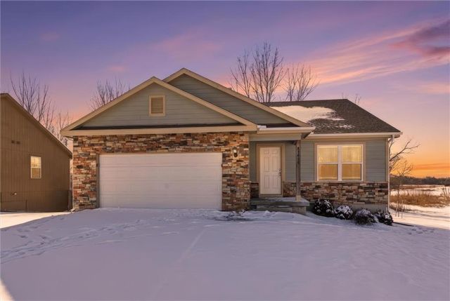 21413 W 216th Street, Spring Hill, KS 66083