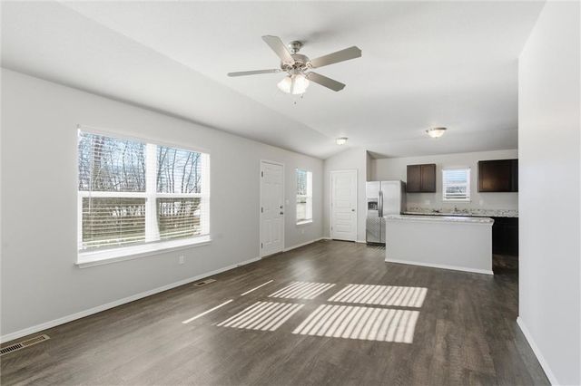 21413 W 216th Street, Spring Hill, KS 66083